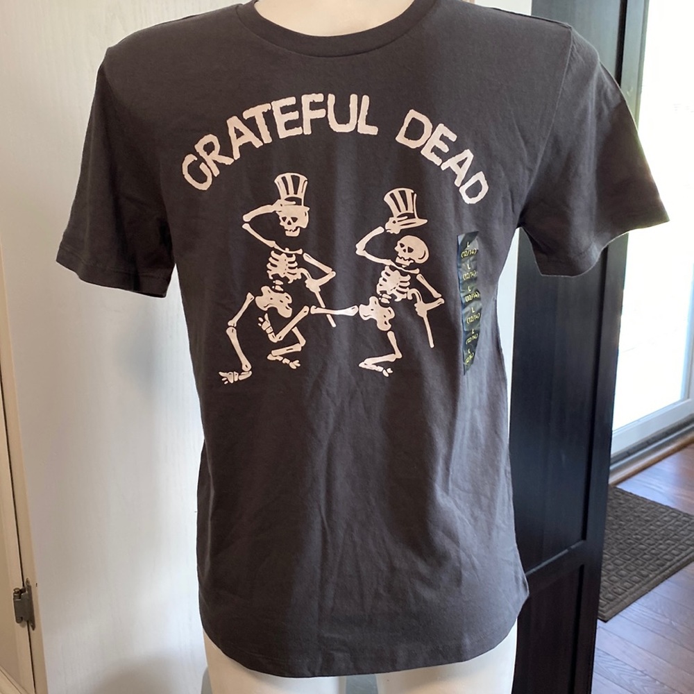 Boy’s Grateful Dead t-shirt